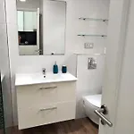 Deluxe Windsor Park 公寓 阿德耶