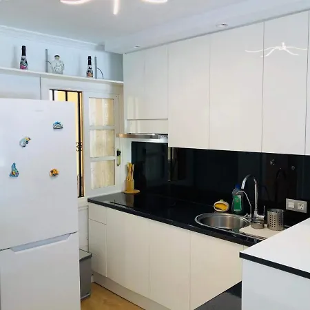 Deluxe Windsor Park Apartment